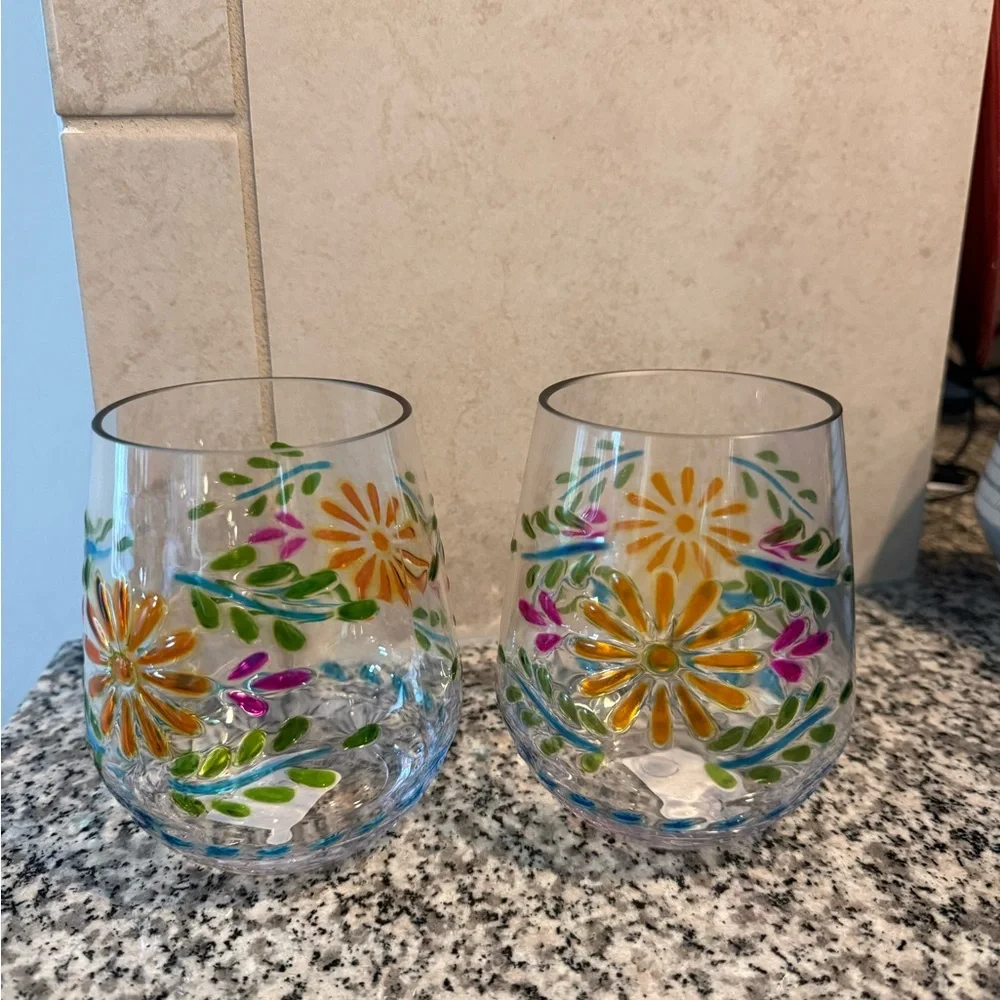Fiesta Embossed BPA-Free Plastic Set with Pitcher and Two Stemless Glasses - Picture 6 of 9